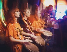 В концерте также приняли участие музыканты школы этнических барабанов «Jam-бей».