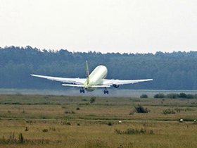 Взлетающий самолет. Фото Владимира Смирнова