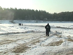 Ледовая переправа. Фото из архива АС Байкал ТВ