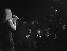 Седьмая участница выступила с сатирическим рассказом «Демоническая женщина».