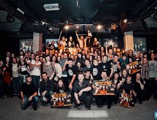 Завершился концерт в Иркутске коллективной фотографией с поклонниками на память.