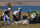 Субботник на побережье Байкала. Фото Владимира Смирнова