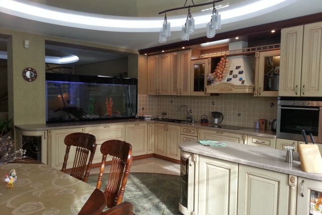 5-комнатная квартира на улице Байкальской: 345 кв.м., 20 000 000 рублей