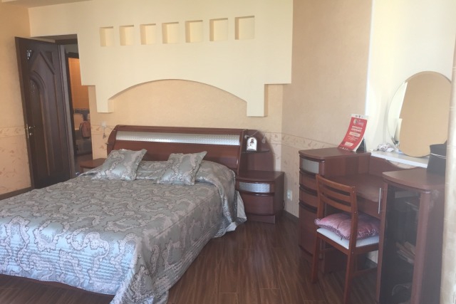 4-комнатная квартира на улице Красноказачьей: 196 кв.м., 15 300 000 рублей