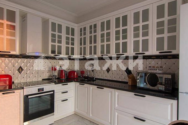 3-комнатная квартира на улице Кожова: 130 кв.м., 20 000 000 рублей