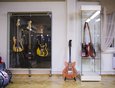 Довольно редкие гитары, выпускавшиеся Пловдивским филиалом концерна «БЪЛГАРСКА КРЕМОНА». И «Кремоны» из города Казанлъка.
