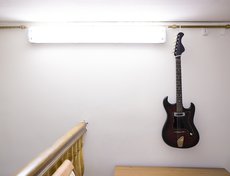 Musima I/2 выпускалась на фабрике в Маркнойкирхене в период с середины 60-х до середины 70-х. Несмотря на то, что она самая простая, для меня эта гитара очень дорога. Я её очень долго искал и когда нашел, то буквально пустил слезу.