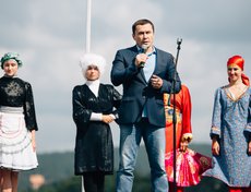 С приветственным словом выступил мэр Иркутска Дмитрий Бердников.