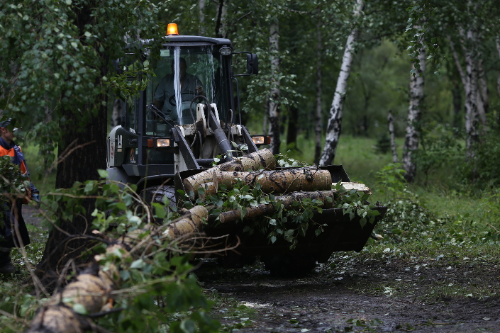 Устранение последствий ливня. Автор фото — Александр Новиков
