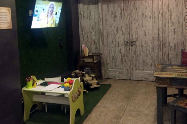 В ресторане есть детский уголок.