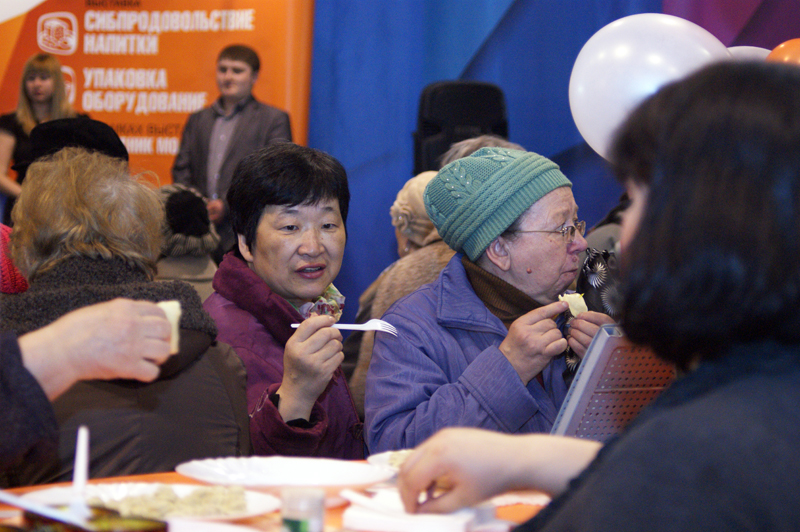 «Эх, столько вкусностей! Чтобы еще попробовать?»