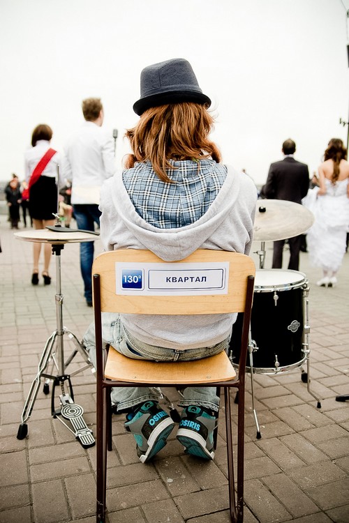 Барабанщику в этот день было удобнее всех.