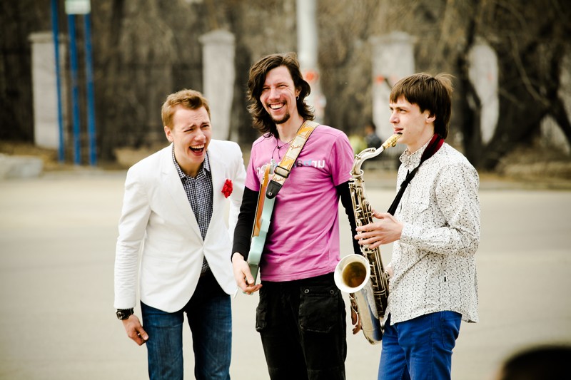 Участники коллектива за кадром.