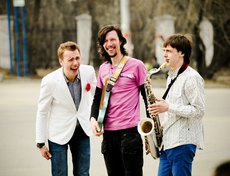 Участники коллектива за кадром.