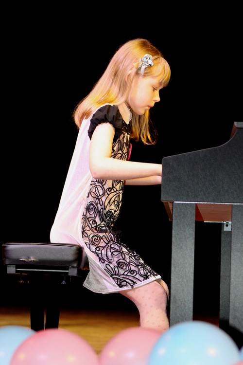 Анна Шаржанова, Детская музыкальная школа № 2.