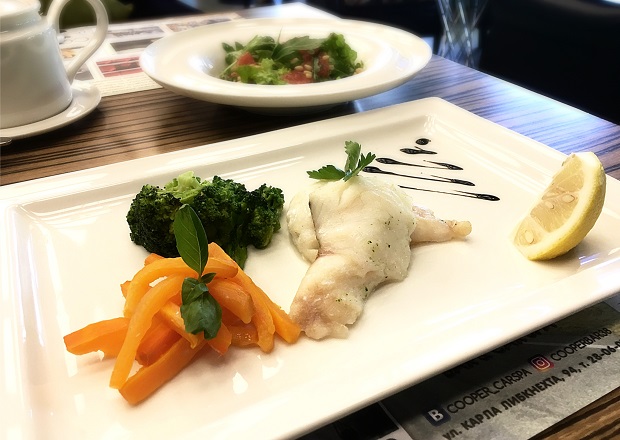 Паровой судак с брокколи и морковью. 37/2,4/9 гр. (б/ж/у), 200 ккал