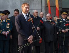 Мэр Иркутска Виктор Кондрашов поздравил ветеранов с Днем Победы. Фото пресс-службы администрации Иркутска