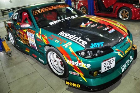 Этот Nissan Silvia S515, заточенный под дрифт, много раз побеждал в чемпионате Монголии. Тюнинг автомобиля, по заказу владельца Ганбаатара Насанжаргала, проводился в Японии.