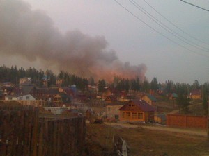 Пожар в поселке Березовый. Фото Алексея Лазарева