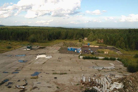 Усть-илимский аэропорт летом 2015 года. Фото с сайта myui.ru