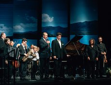 На закрытии фестиваля «Звёзды на Байкале» побывал губернатор Иркутской области Сергей Левченко.