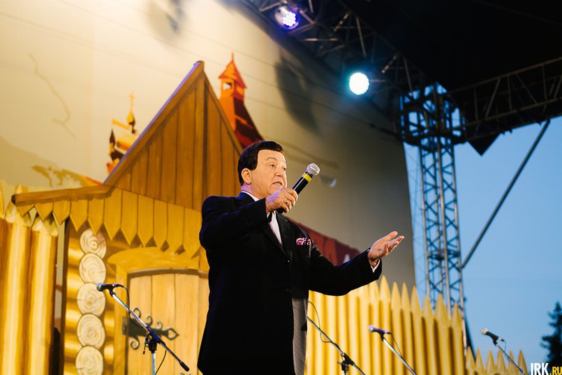 Иосиф Кобзон на концерте в Иркутске. Автор фото — Никита Пятков