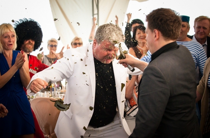 На съемочной площадке фильма «Горько! 2». Фото с сайта www.kinopoisk.ru