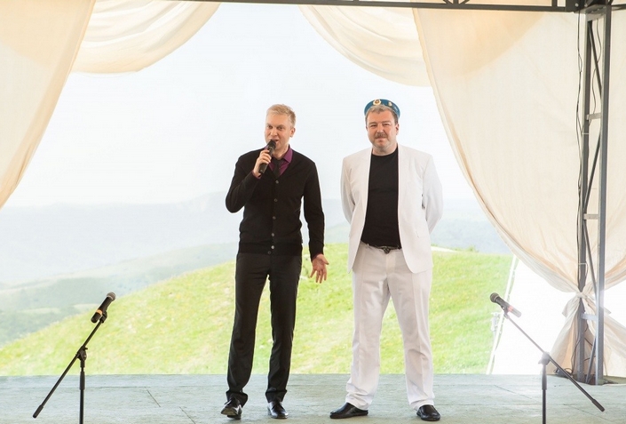 На съемочной площадке фильма «Горько! 2». Фото с сайта www.kinopoisk.ru