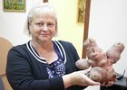 Надежда Демидова с картошкой. Фото Усольской городской газеты
