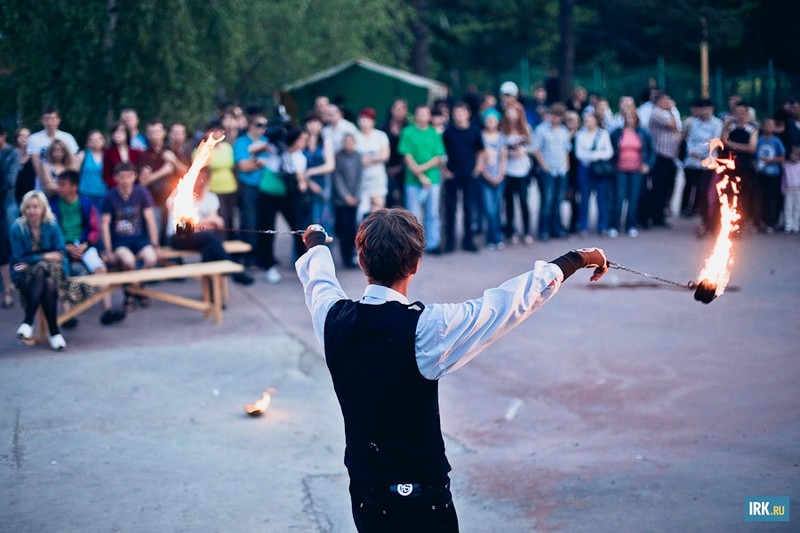 Завершился концерт фаер-шоу от шоу-группы «Шанахи»