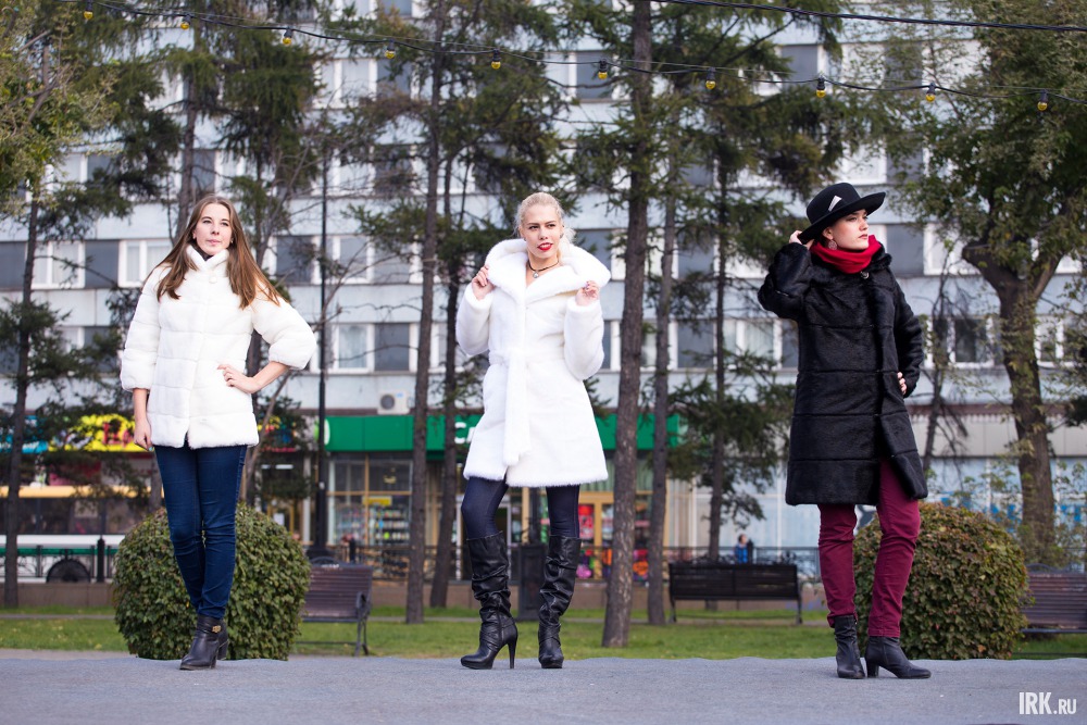 В рамках праздника состоялся показ шуб из искусственного меха.
