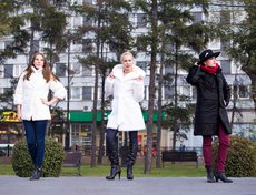 В рамках праздника состоялся показ шуб из искусственного меха.