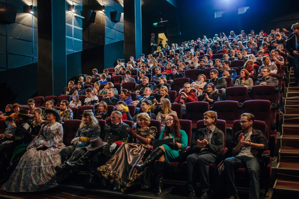 Возможность посмотреть пилотную серию нового фантастического сериала «Мир Дикого Запада» в день премьеры иркутянам подарили телеком-оператор «Дом.ru» и телеканал Amedia Premium HD.