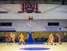 На большой перерыв команда Иркутска ушла, лидируя со счётом 31:19.