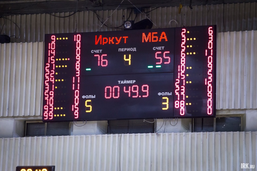 Максимальное преимущество хозяев достигло 24 очков, но всё же до финальной сирены «МБА» сумело чуть отыграться. 76:58 — первая победа «Иркута» в чемпионате.