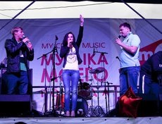 Выступление специальных гостей фестиваля, московской группы «Мохито», стало прекрасным финалом праздничной феерии.