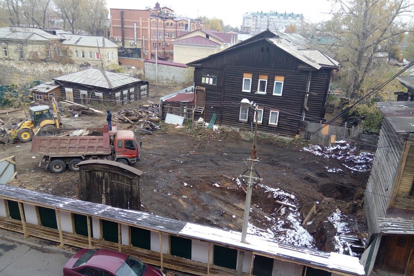 Площадка после сноса здания. Фото Алины Вовчек