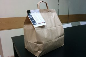 Не только. Еще бургеры и лапша в коробочке.