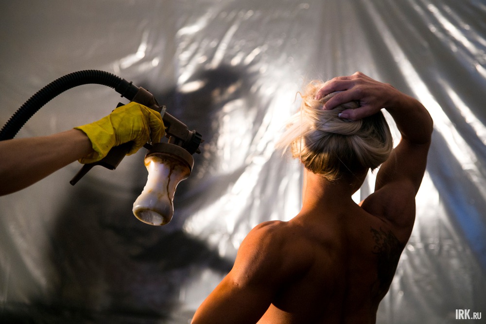 Подготовка к выходу на сцену.