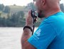 Главный судья соревнований Олег Федоров отдает команду старта
