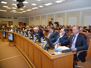 На сессии Законодательного собрания Иркутской области. Фото с сайта www.irk.gov.ru