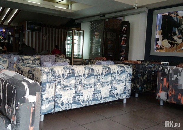 В целом здесь довольно комфортно: просто, относительно прибрано, ничего не раздражает.