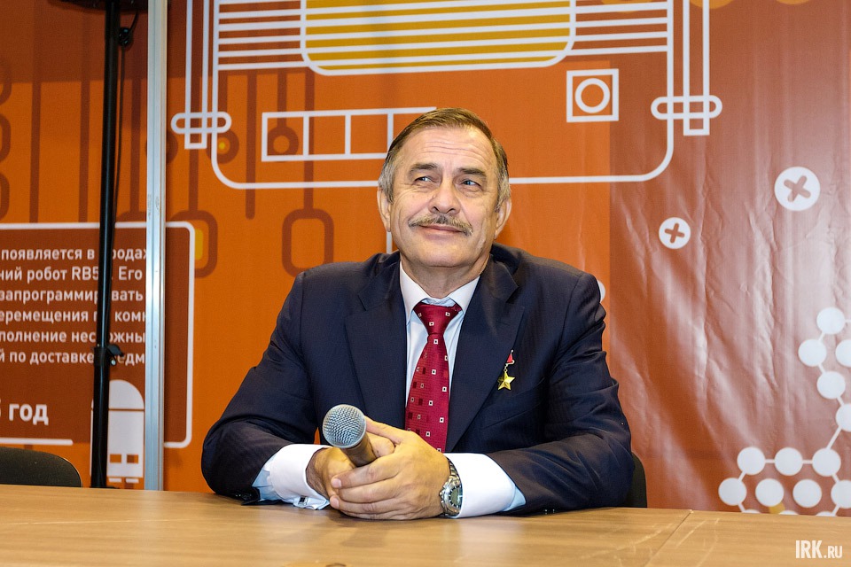 В рамках фестиваля состоялась встреча с летчиком-космонавтом Павлом Виноградовым