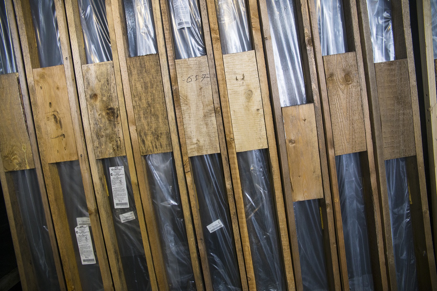 Один такой ящик весит две тонны.