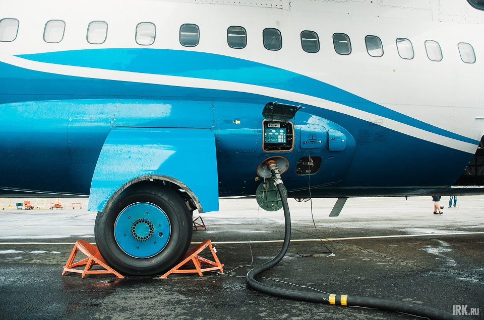 Топливо заправляется в литрах, но учет его ведется в килограммах.