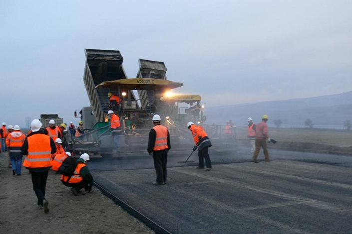 Строительство дороги. Фото с сайта autofed.ru