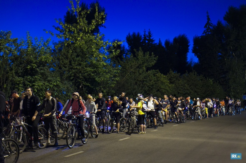 На этот раз велосипедистам отвели отдельную полосу. Потоки регулировались специальными людьми в желтых футболках