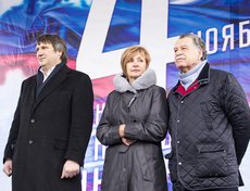 Вице-мэр Иван Носков, председатель думы Иркутска Ирина Ежова и директор иркутского драмтеатра Анатолий Стрельцов.