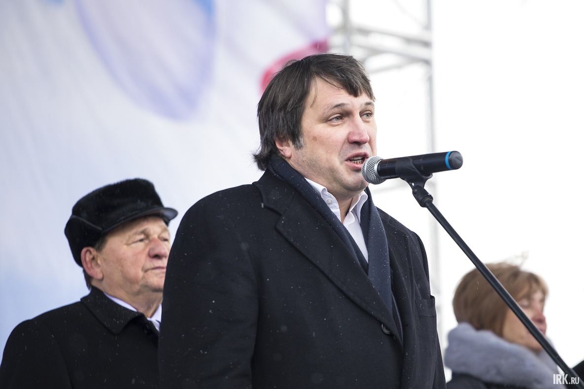 Вице-мэр Иркутска Иван Носков поздравил горожан от имени мэра.