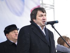 Вице-мэр Иркутска Иван Носков поздравил горожан от имени мэра.